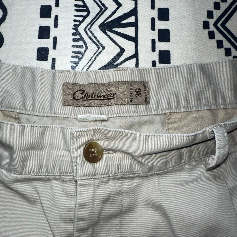 Y2K Men’s Chiliwear Texas Longhorns Beige Khaki Shorts Size 36 inseam‎ 9”